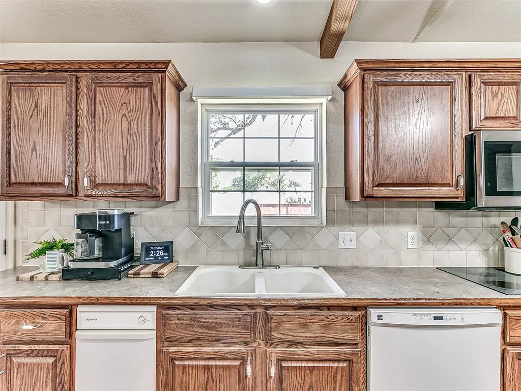 Photo 12 — 318 S Cimarron Street, Crescent, OK 73028