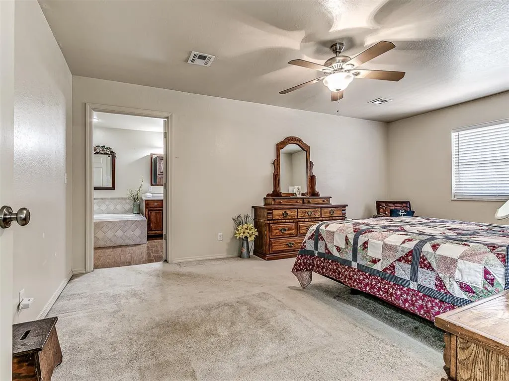 Photo 16 — 318 S Cimarron Street, Crescent, OK 73028
