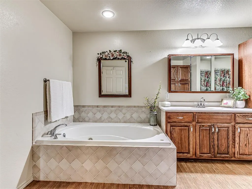 Photo 18 — 318 S Cimarron Street, Crescent, OK 73028