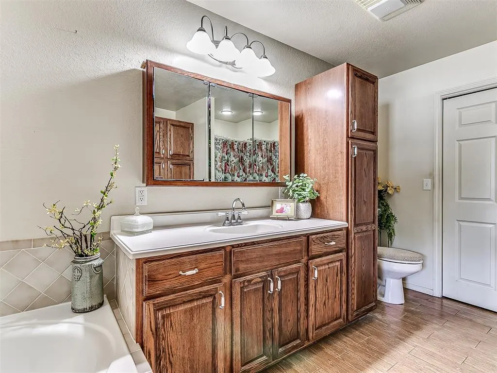Photo 19 — 318 S Cimarron Street, Crescent, OK 73028