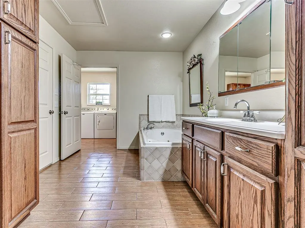 Photo 21 — 318 S Cimarron Street, Crescent, OK 73028