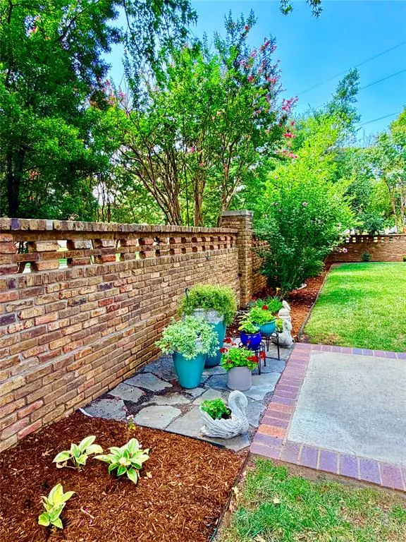 Photo 7 — 16 Windbrook, Norman, OK 73072