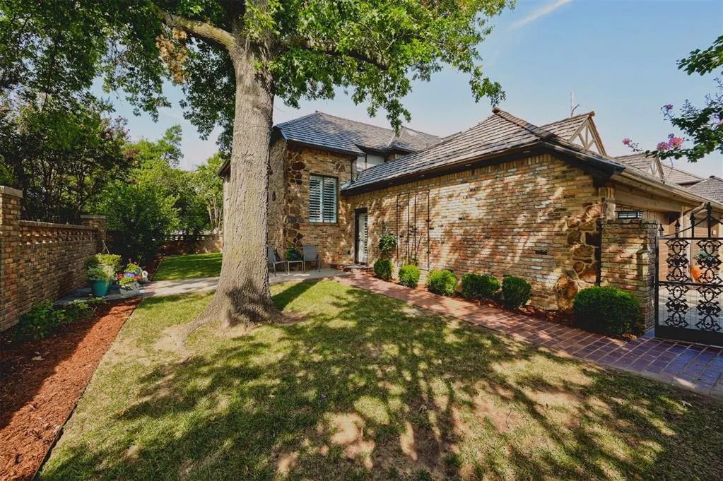 Photo 9 — 16 Windbrook, Norman, OK 73072