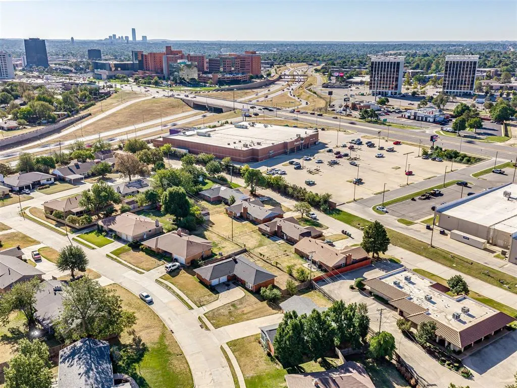 Photo 31 — 3620 NW 62nd Street, Oklahoma City, OK 73112