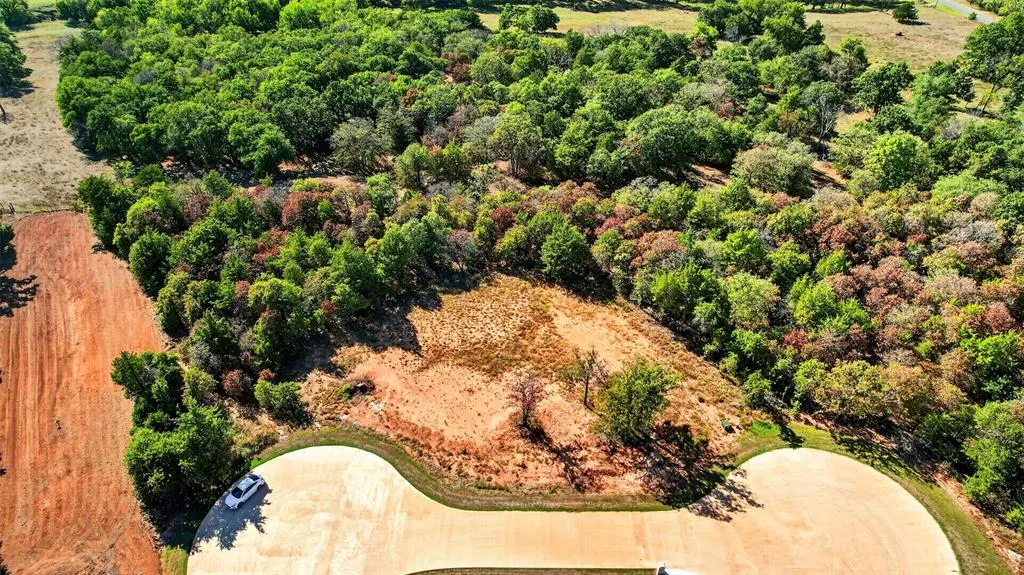 Photo 2 — 12075 Bentley Drive, Guthrie, OK 73044