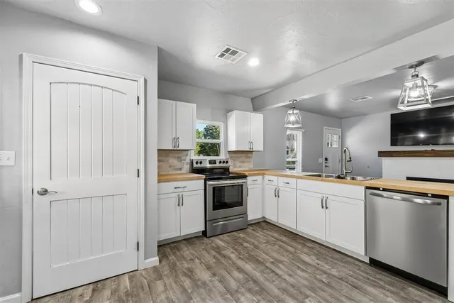 Photo 5 — 703 S Dewey Avenue, Chandler, OK 74834