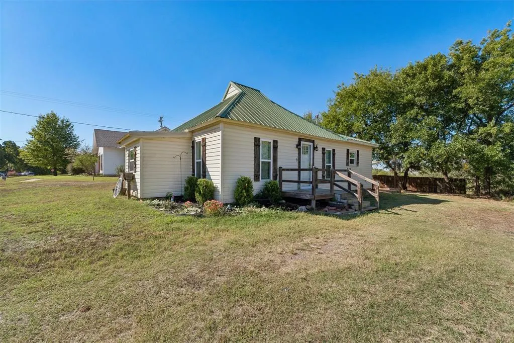 Photo 13 — 703 S Dewey Avenue, Chandler, OK 74834