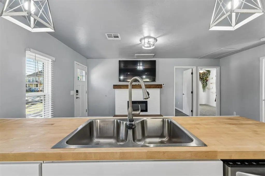 Photo 21 — 703 S Dewey Avenue, Chandler, OK 74834