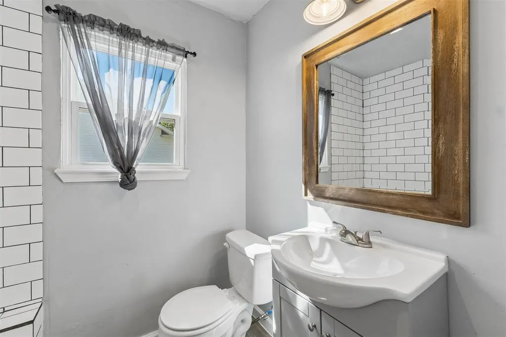 Photo 25 — 703 S Dewey Avenue, Chandler, OK 74834