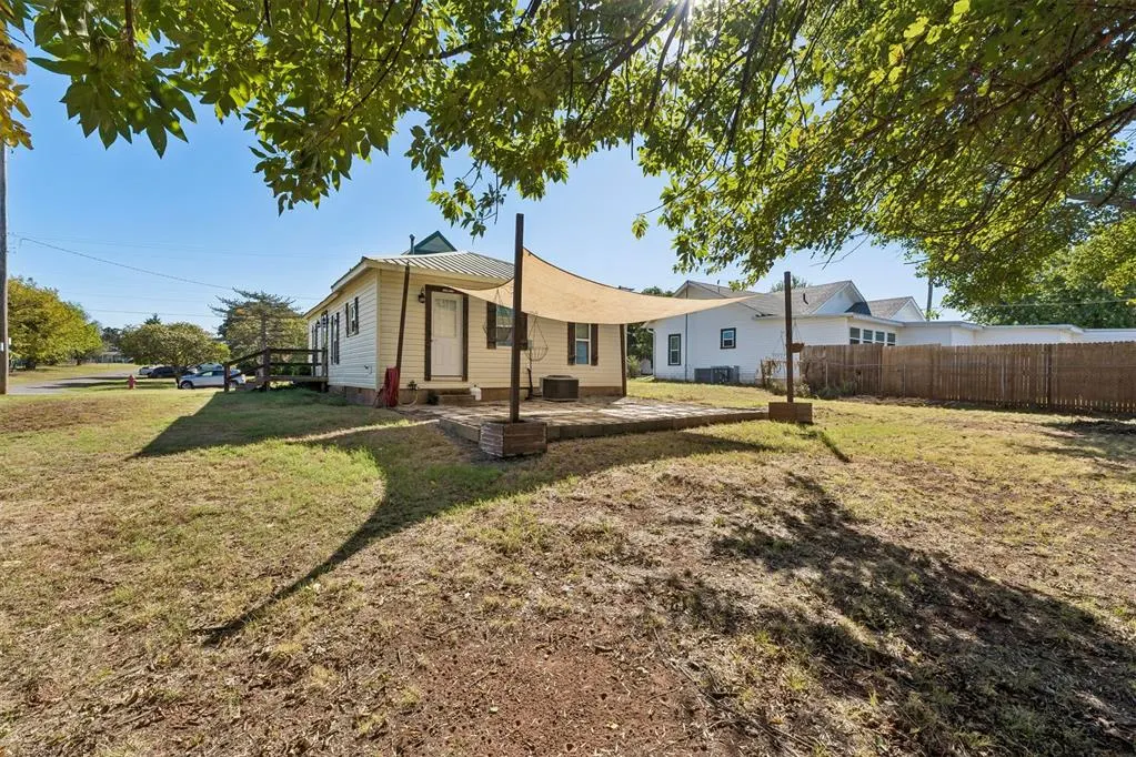 Photo 37 — 703 S Dewey Avenue, Chandler, OK 74834