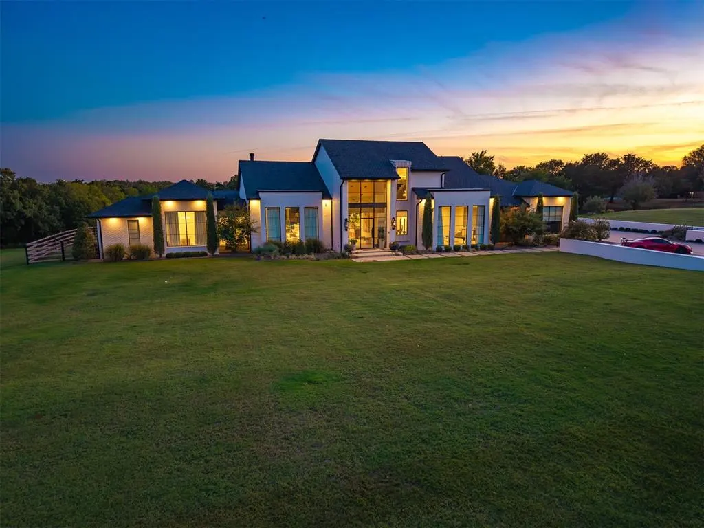 Front exterior — 1700 E Wilshire Boulevard, Oklahoma City, OK 73111