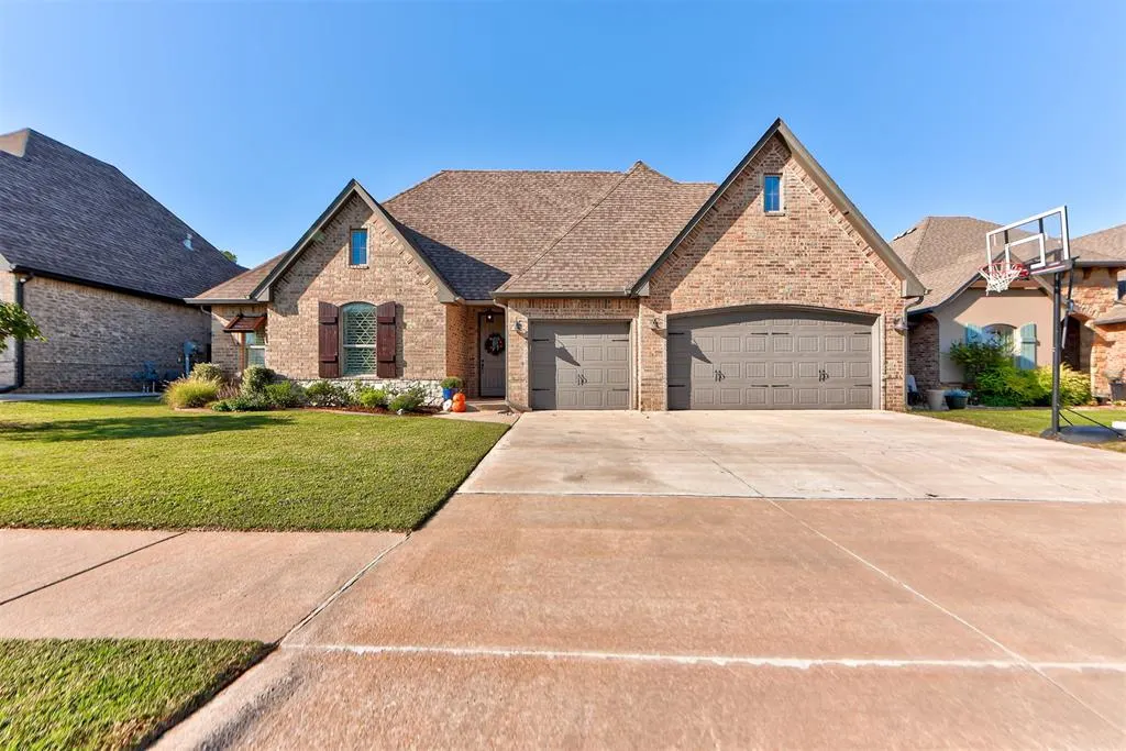 Front exterior — 19705 Rambling Creek Drive, Edmond, OK 73012