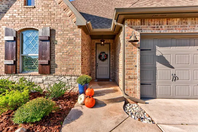 Photo 3 — 19705 Rambling Creek Drive, Edmond, OK 73012