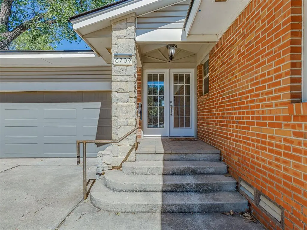 Photo 4 — 6709 NW 34th Street, Bethany, OK 73008