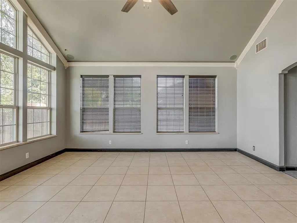 Photo 10 — 6709 NW 34th Street, Bethany, OK 73008