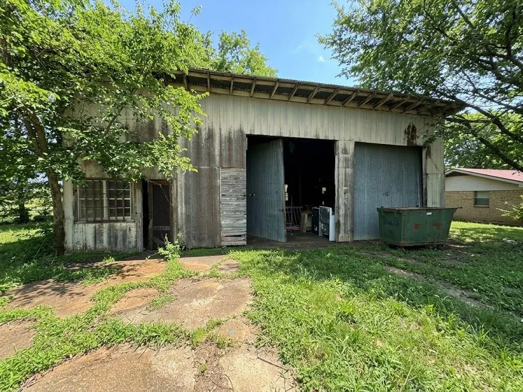 Photo 11 — 34386 W US-70 Highway, Bennington, OK 74723