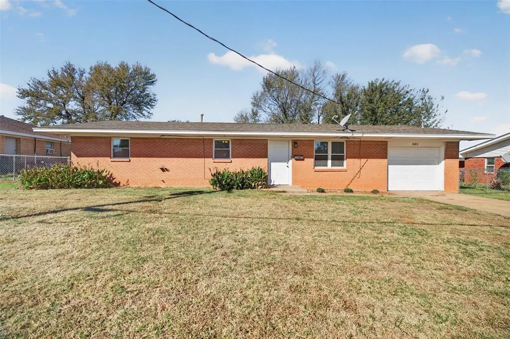 Front exterior — 501 S Galena Avenue, Geary, OK 73040