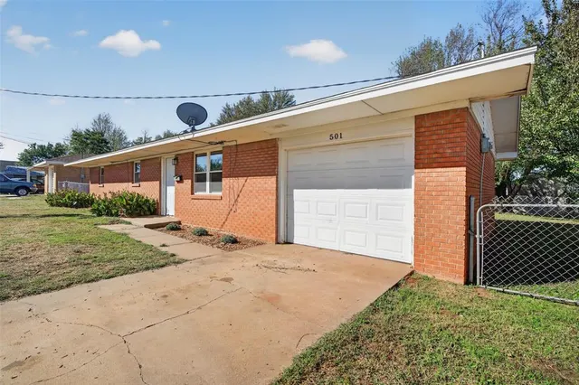 Photo 4 — 501 S Galena Avenue, Geary, OK 73040