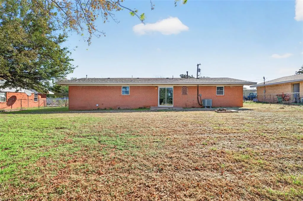 Photo 22 — 501 S Galena Avenue, Geary, OK 73040