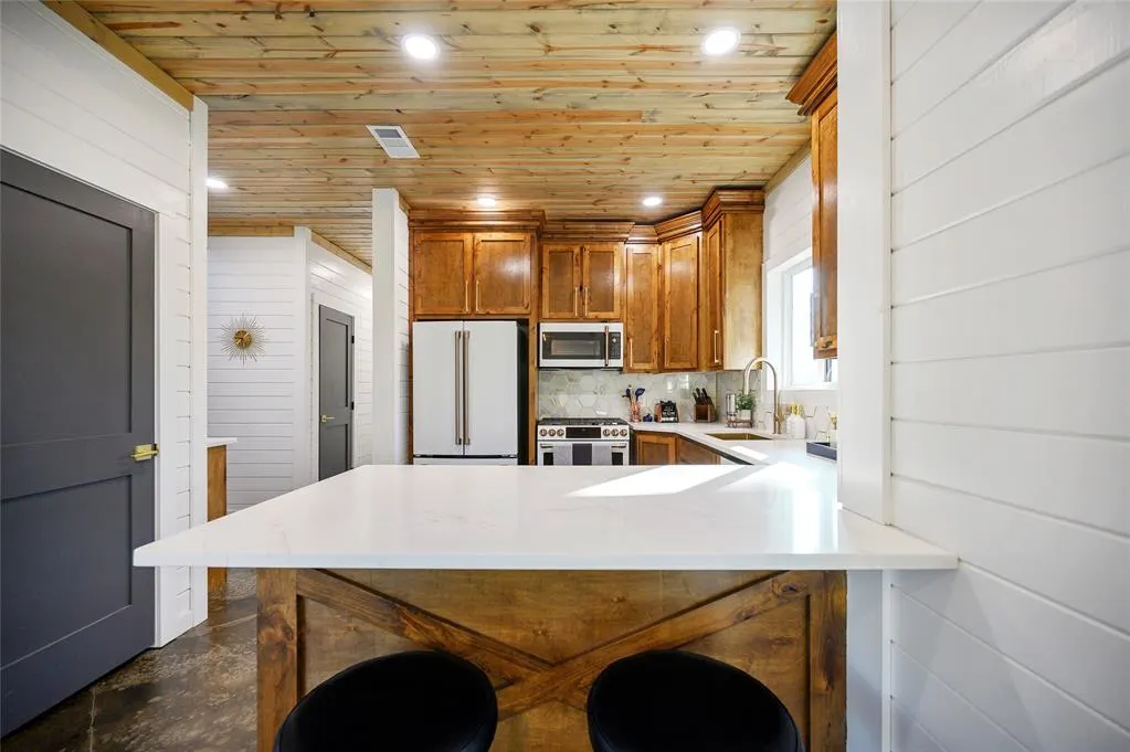 Photo 14 — 1408 N Lukfata Trail, Broken Bow, OK 74728