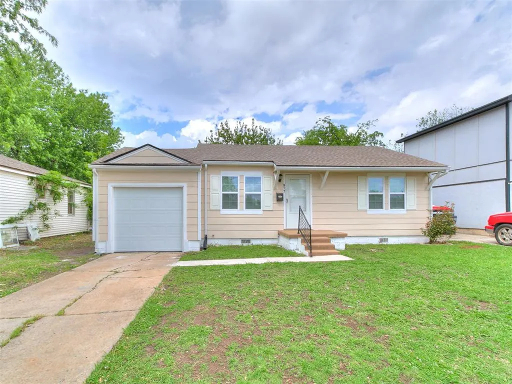 Front exterior — 917 SW 49 Street, Oklahoma City, OK 73109