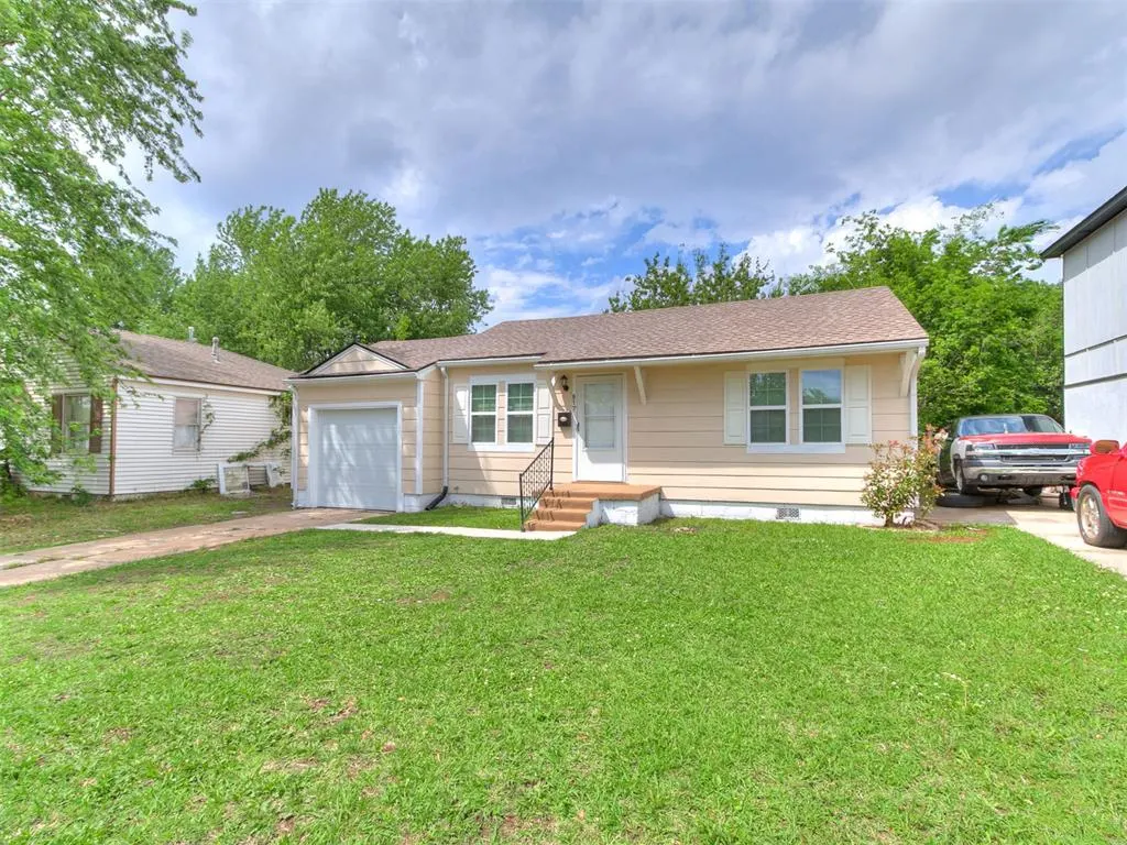Photo 3 — 917 SW 49 Street, Oklahoma City, OK 73109
