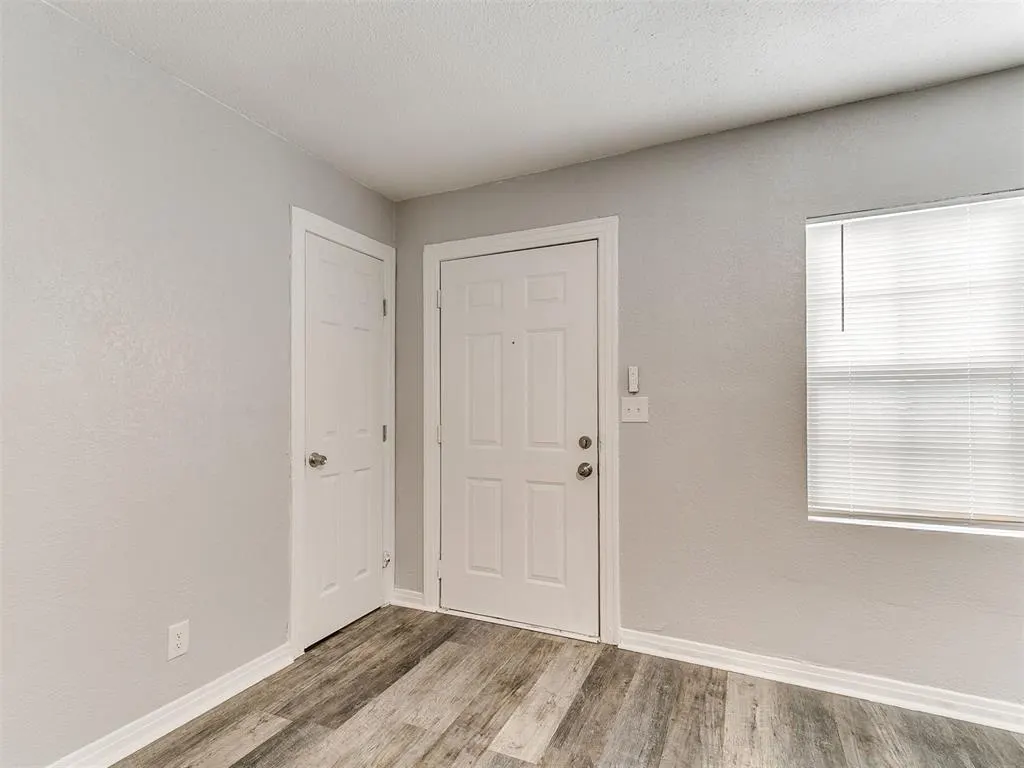 Photo 4 — 917 SW 49 Street, Oklahoma City, OK 73109