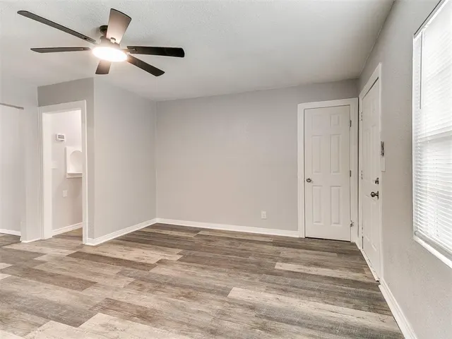 Photo 7 — 917 SW 49 Street, Oklahoma City, OK 73109