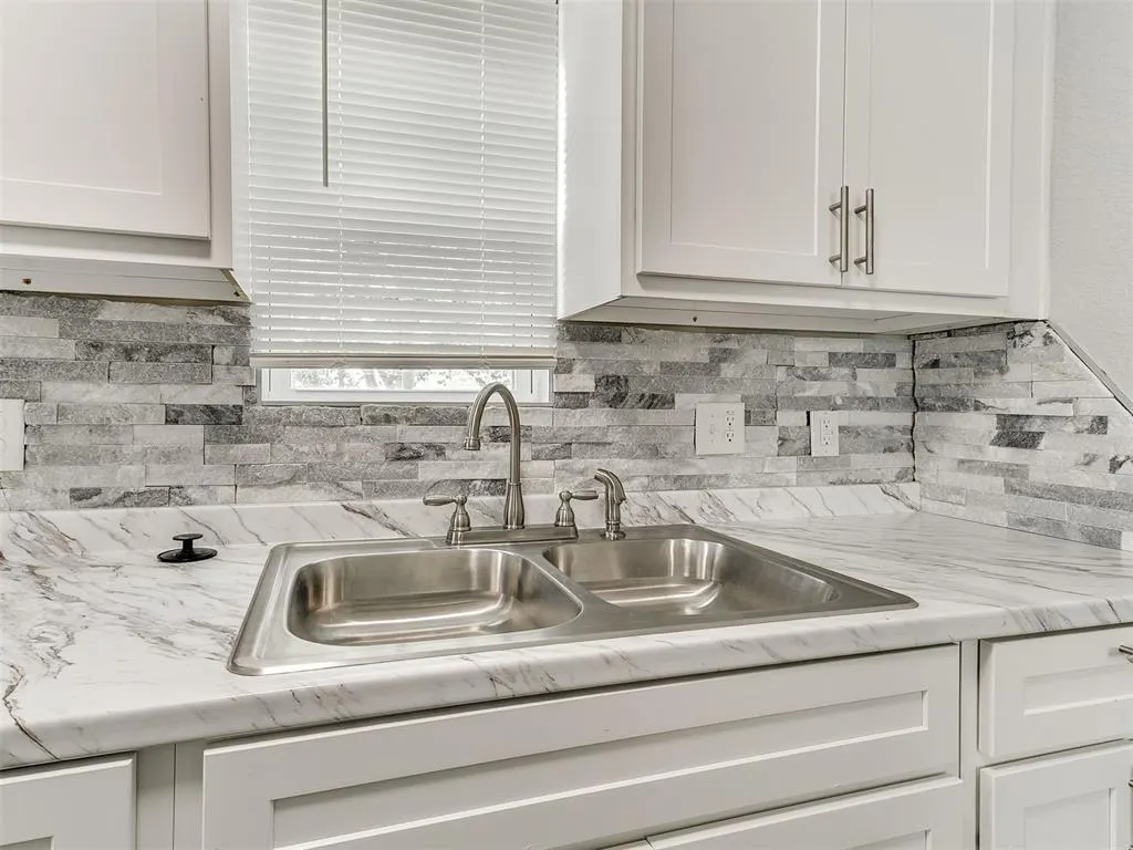 Photo 10 — 917 SW 49 Street, Oklahoma City, OK 73109