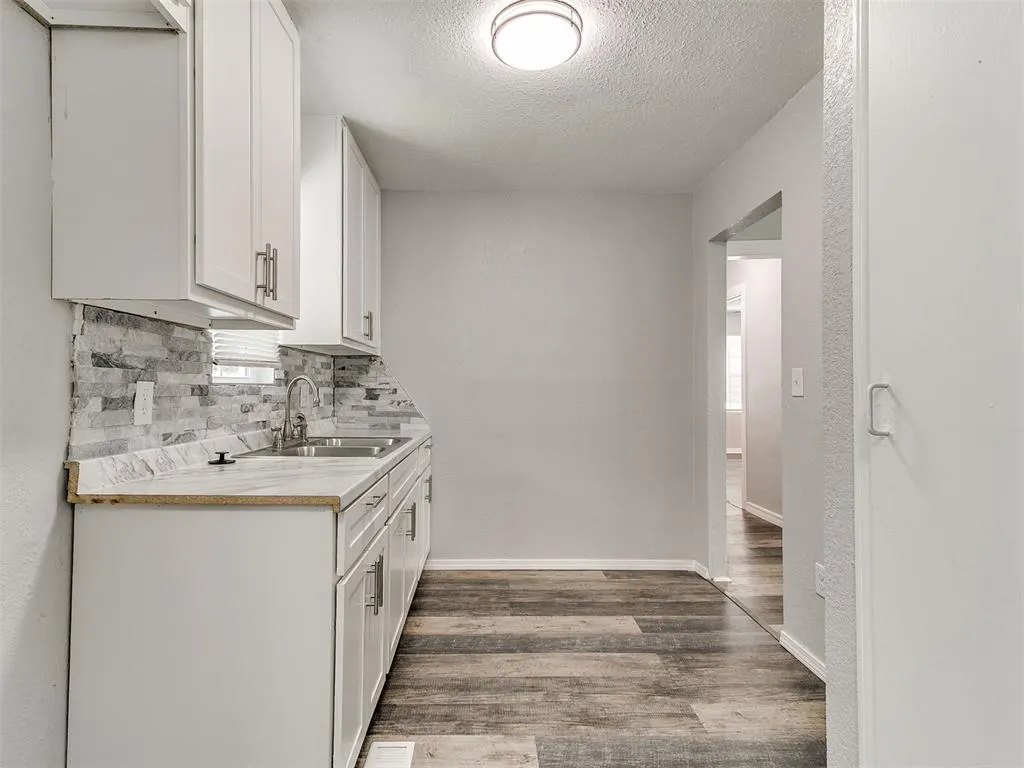 Photo 11 — 917 SW 49 Street, Oklahoma City, OK 73109