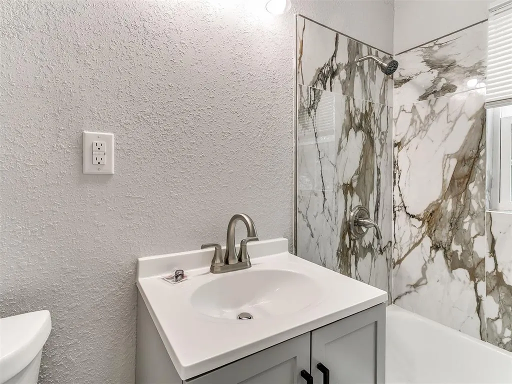 Photo 16 — 917 SW 49 Street, Oklahoma City, OK 73109
