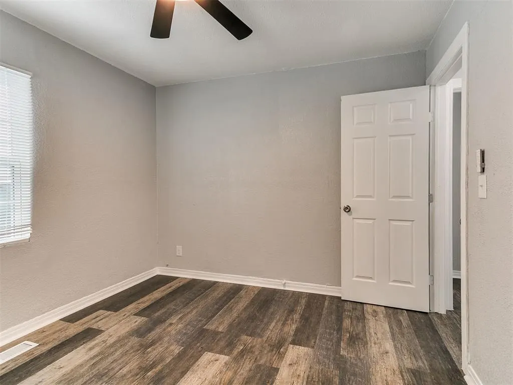 Photo 18 — 917 SW 49 Street, Oklahoma City, OK 73109