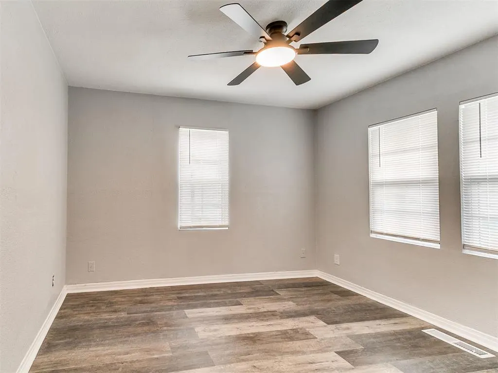 Photo 19 — 917 SW 49 Street, Oklahoma City, OK 73109