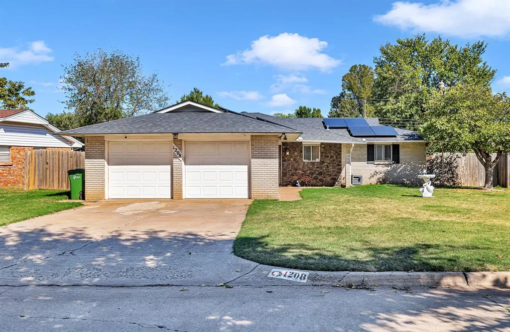 Front exterior — 1208 Kingston Drive, Yukon, OK 73099