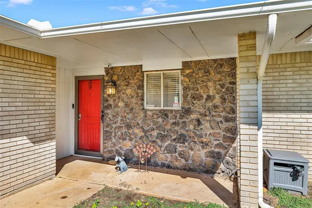 Photo 3 — 1208 Kingston Drive, Yukon, OK 73099