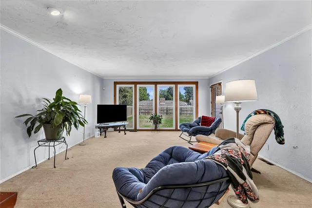 Photo 8 — 1208 Kingston Drive, Yukon, OK 73099