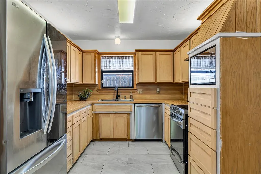 Photo 13 — 1208 Kingston Drive, Yukon, OK 73099