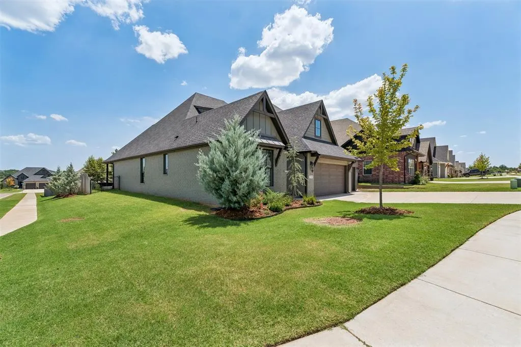 Photo 5 — 2348 Preserve Edge Drive, Edmond, OK 73034