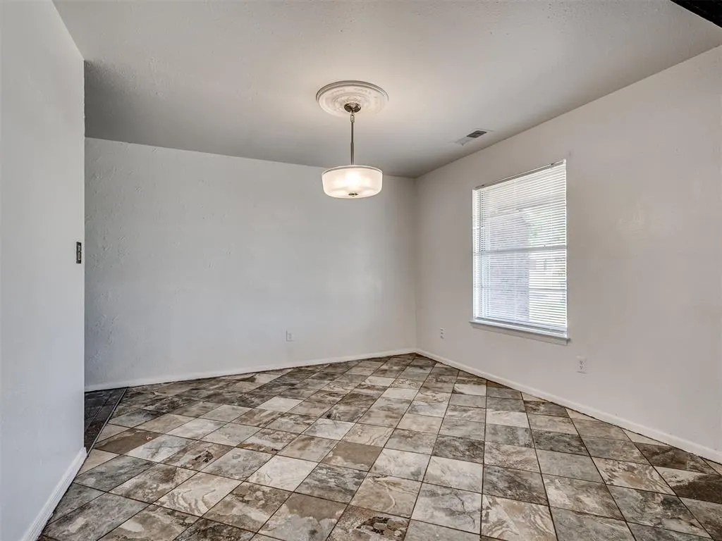 Photo 6 — 7216 NW 21st Street, Bethany, OK 73008