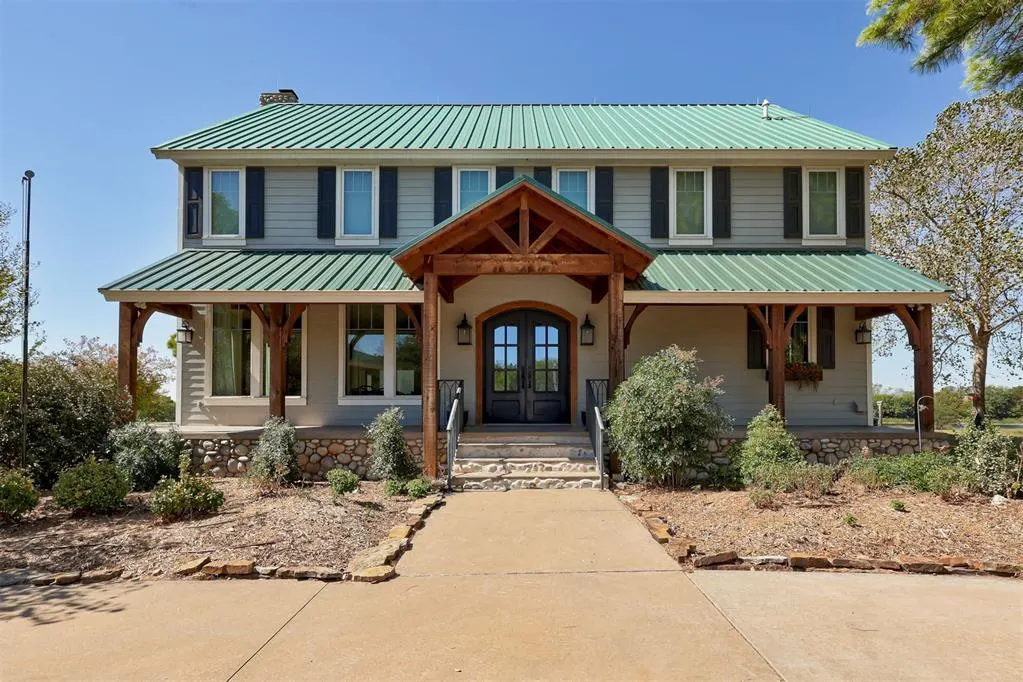 Photo 3 — 800 W Cimarron Boulevard, Crescent, OK 73028