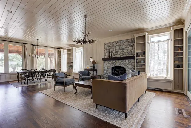 Photo 7 — 800 W Cimarron Boulevard, Crescent, OK 73028