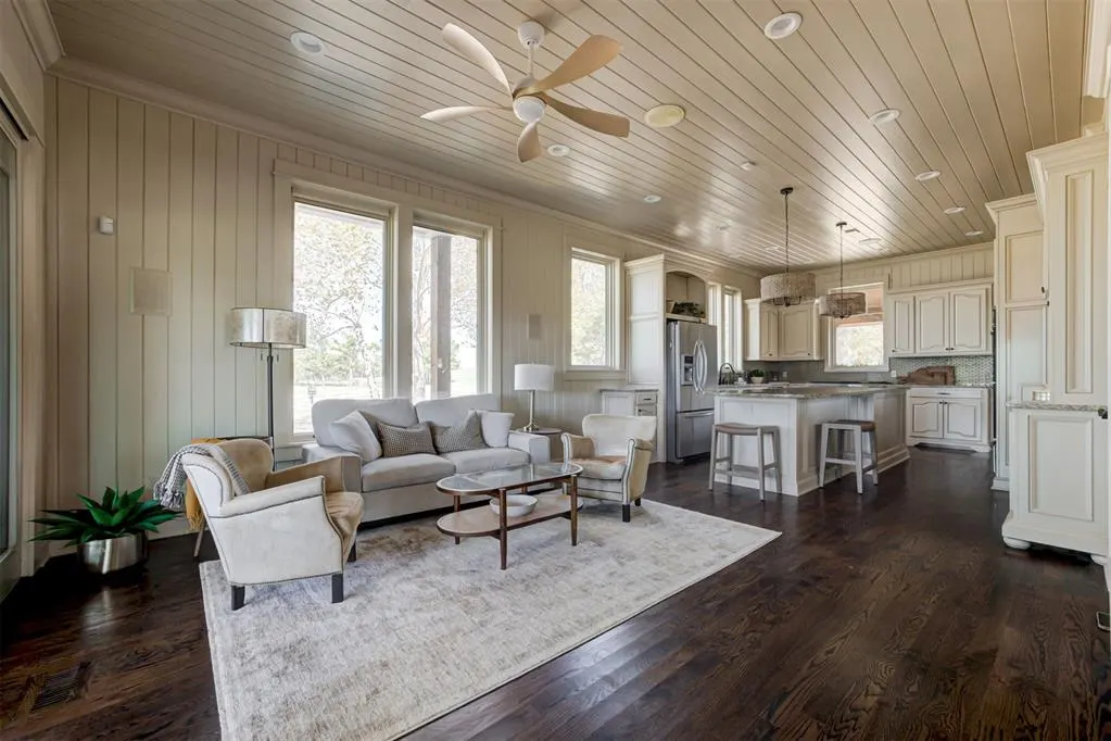 Photo 14 — 800 W Cimarron Boulevard, Crescent, OK 73028