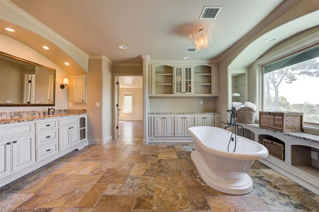 Photo 23 — 800 W Cimarron Boulevard, Crescent, OK 73028
