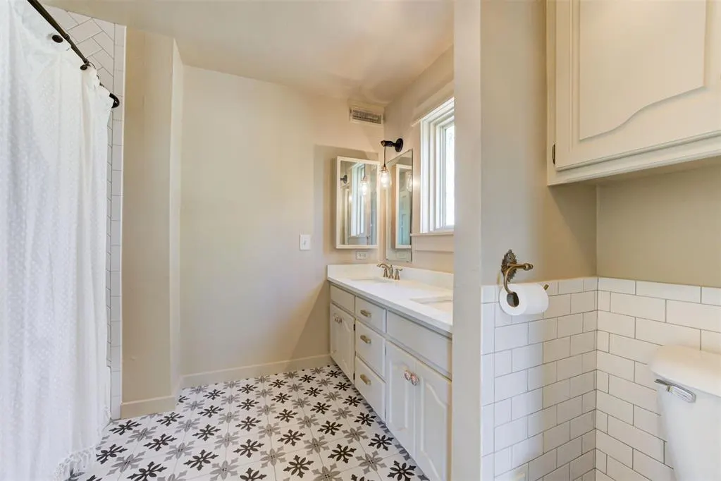 Photo 29 — 800 W Cimarron Boulevard, Crescent, OK 73028