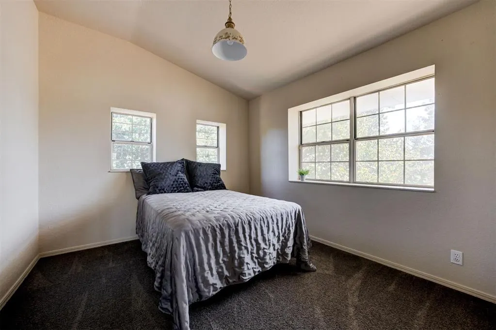 Photo 39 — 800 W Cimarron Boulevard, Crescent, OK 73028