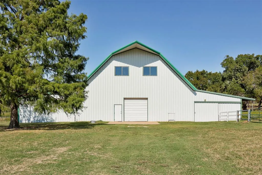Photo 40 — 800 W Cimarron Boulevard, Crescent, OK 73028