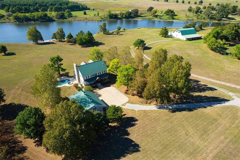 Photo 46 — 800 W Cimarron Boulevard, Crescent, OK 73028