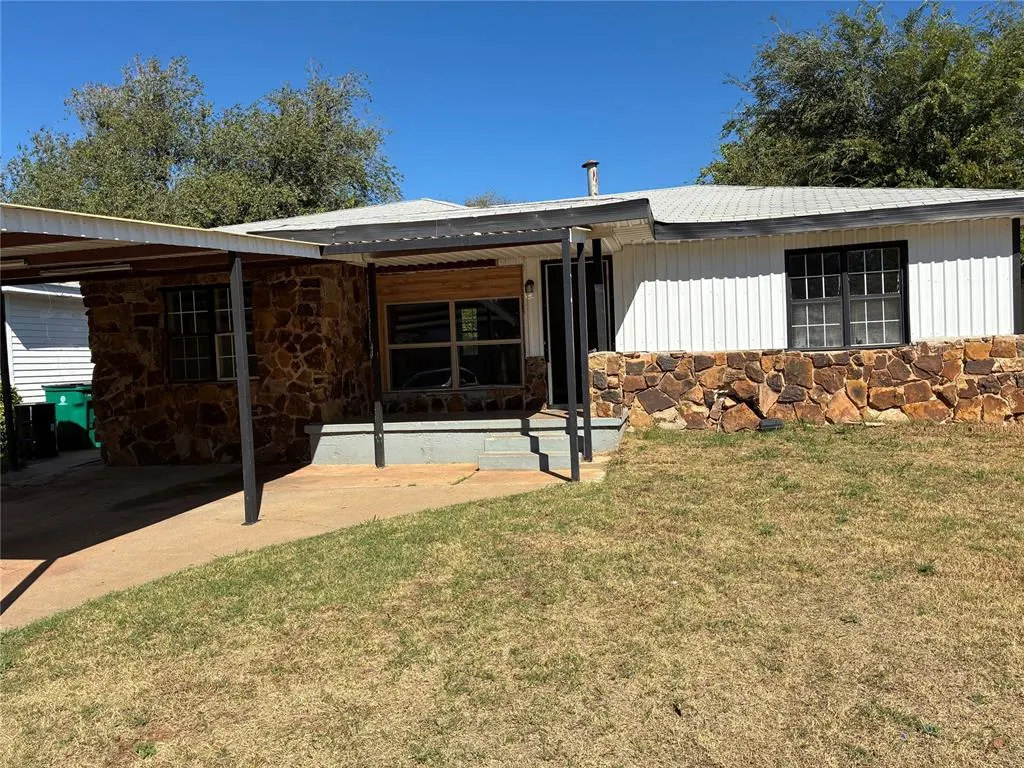 Front exterior — 3837 SW 39th Street, Oklahoma City, OK 73119
