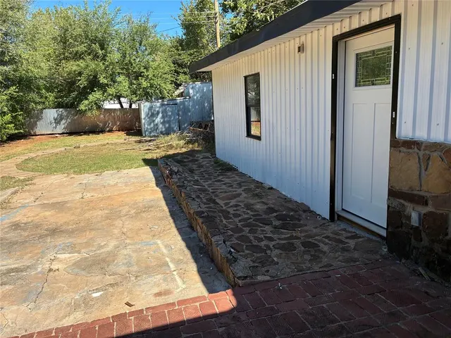 Photo 4 — 3837 SW 39th Street, Oklahoma City, OK 73119