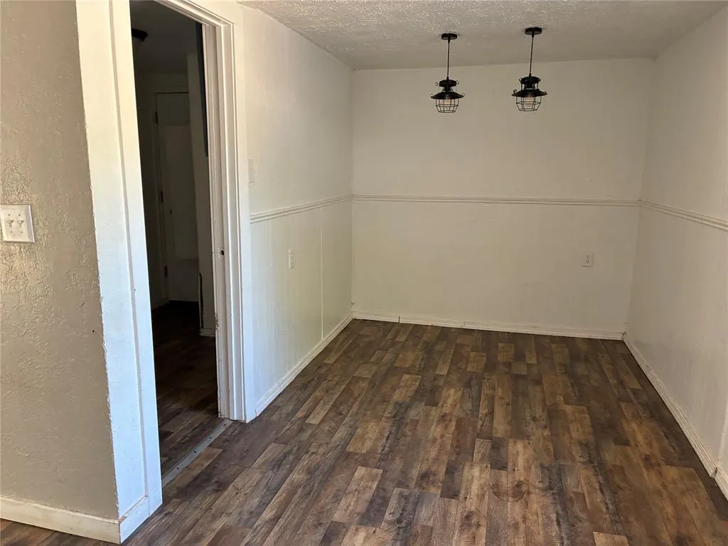 Photo 6 — 3837 SW 39th Street, Oklahoma City, OK 73119